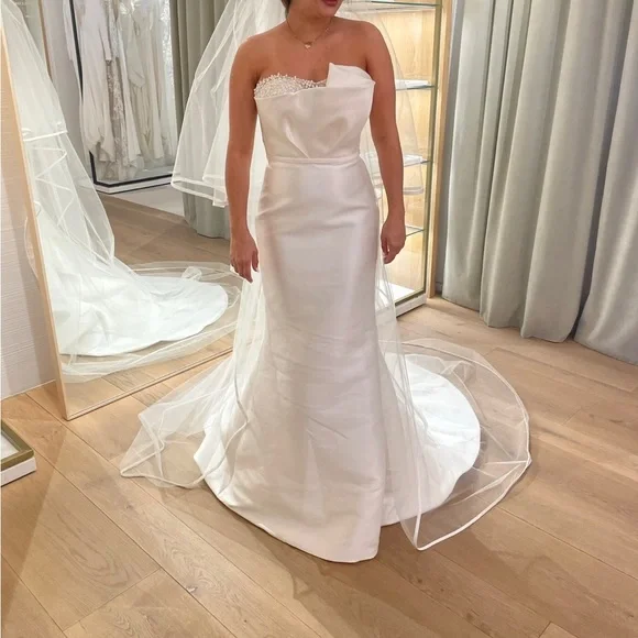 Pronovias Dafne wedding dress - Picture 2 of 3